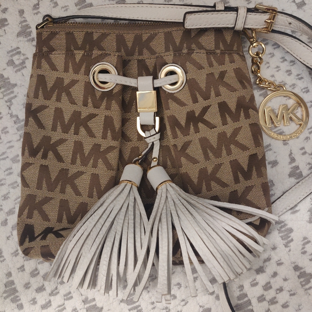 Michael kors crossbody purse